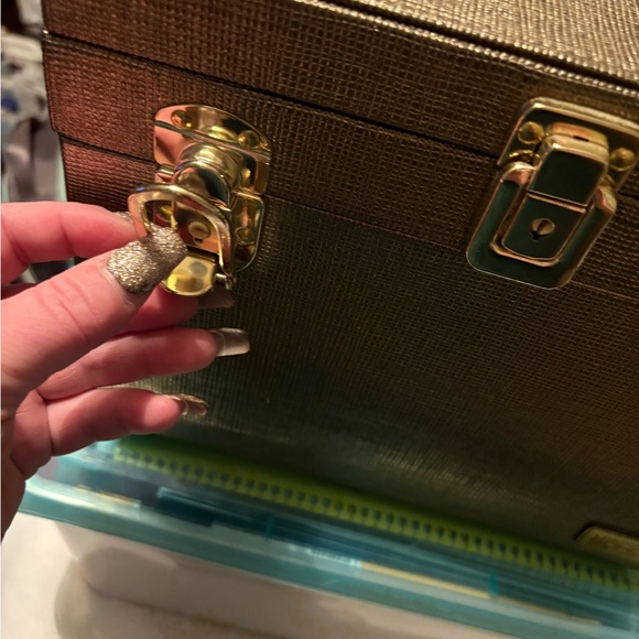 Elegant Gold Cosmetic Case - Picture 8 of 14